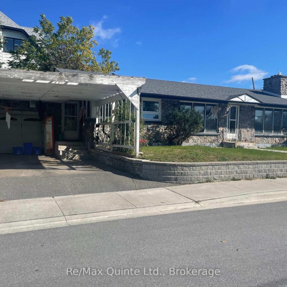 1 Lorne Avenue, Quinte West