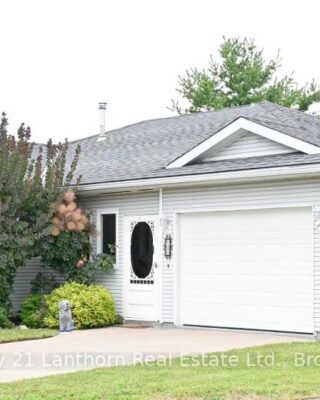 1 Reynolds Place N, Prince Edward County
