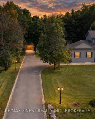 10 Owen Avenue, Front Of Leeds & Seeleys Bay