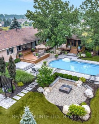 100 Bay Breeze Street, Prince Edward County