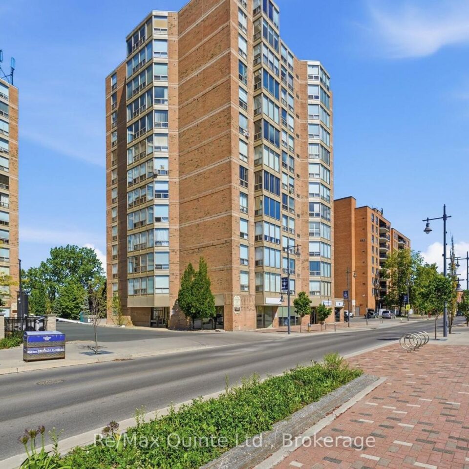 1006 – 350 Front Street, Belleville