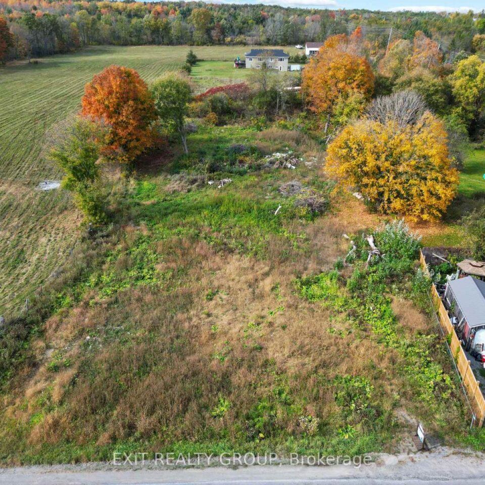 1017 County Road 14, Stone Mills