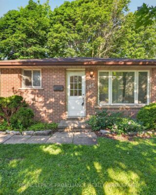 102 Calderwood Drive, Kingston