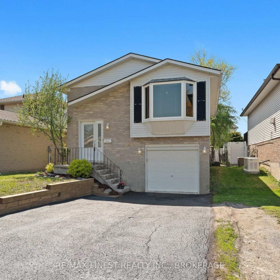 102 Grenadier Drive, Kingston