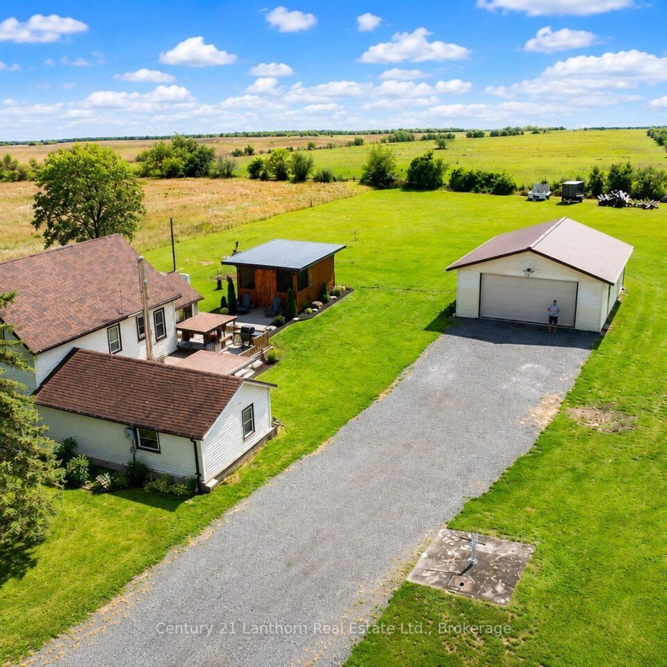 1039 Christian Road, Prince Edward County