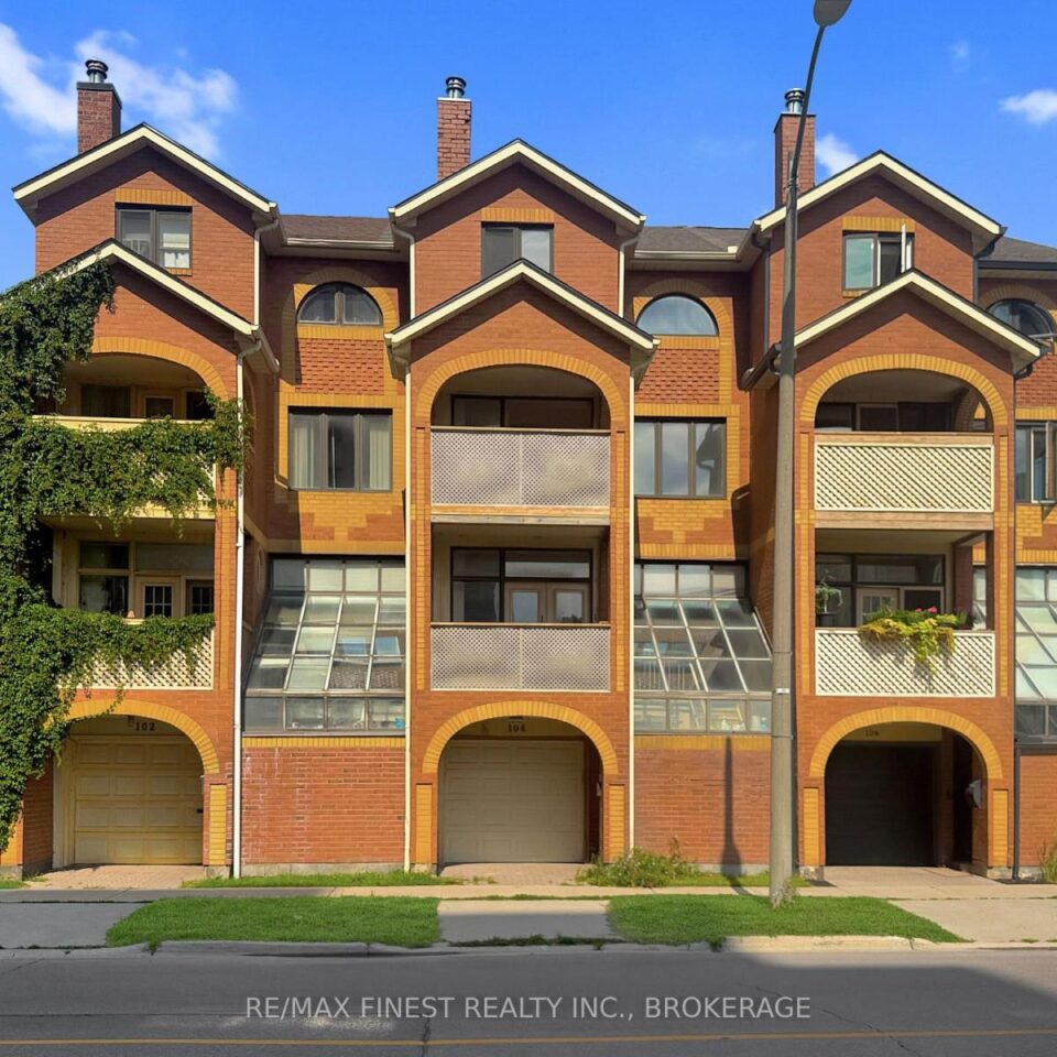 104 Ontario Street, Kingston