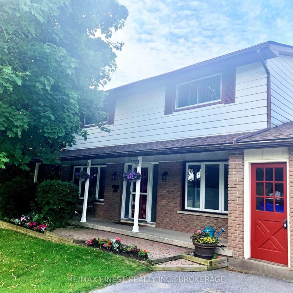 1043 Lincoln Drive, Kingston