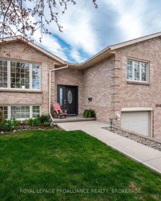 1048 Palmerston Crescent, Kingston