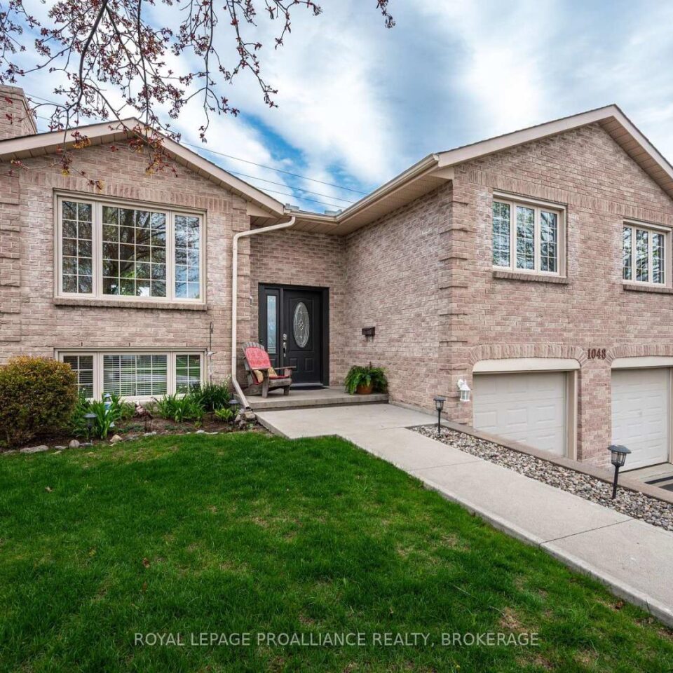 1048 Palmerston Crescent, Kingston