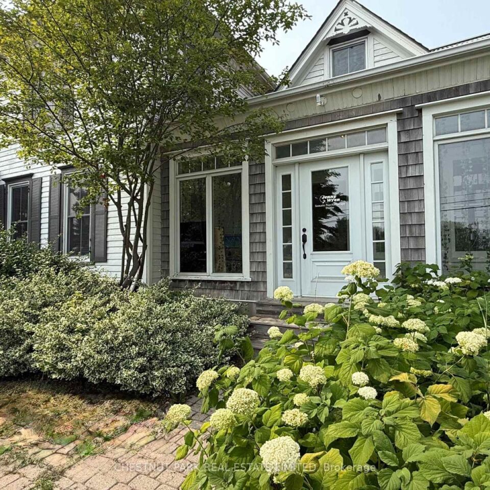 105 & 206 – 13360 Loyalist Parkway, Prince Edward County