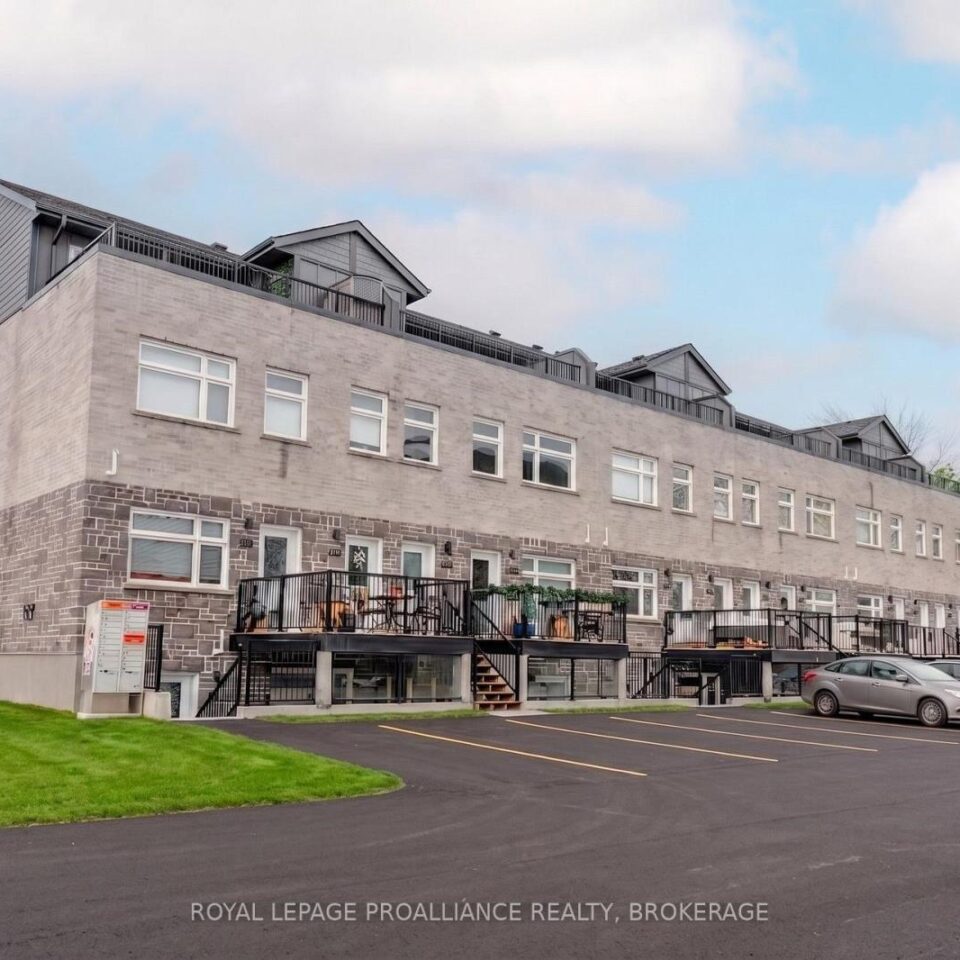 105 – 809 Development Drive, Kingston