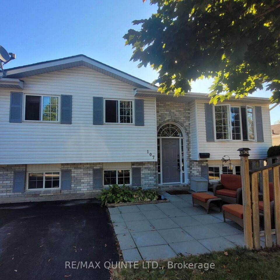107 University Avenue, Belleville