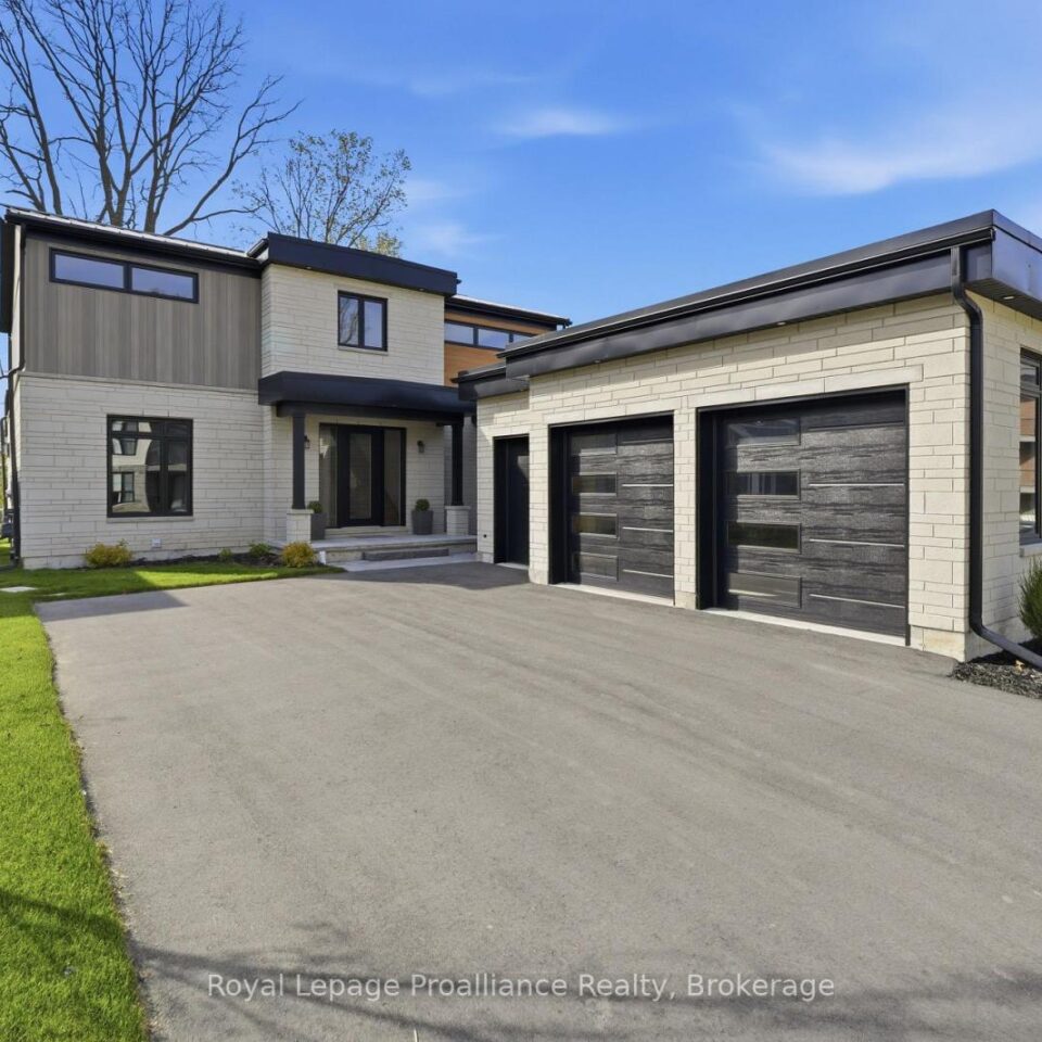 107 Villeneuve Drive, Prince Edward County