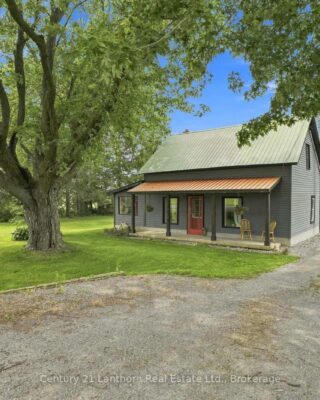 1083 County Road 5, Prince Edward County