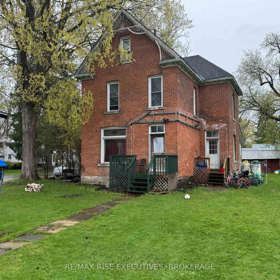 109 Adelaide Street, Front Of Leeds & Seeleys Bay