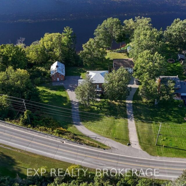 109 River Road, Greater Napanee