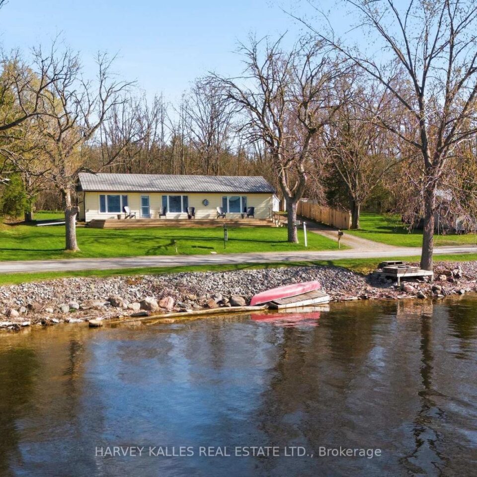 1090 North Big Island Road, Prince Edward County