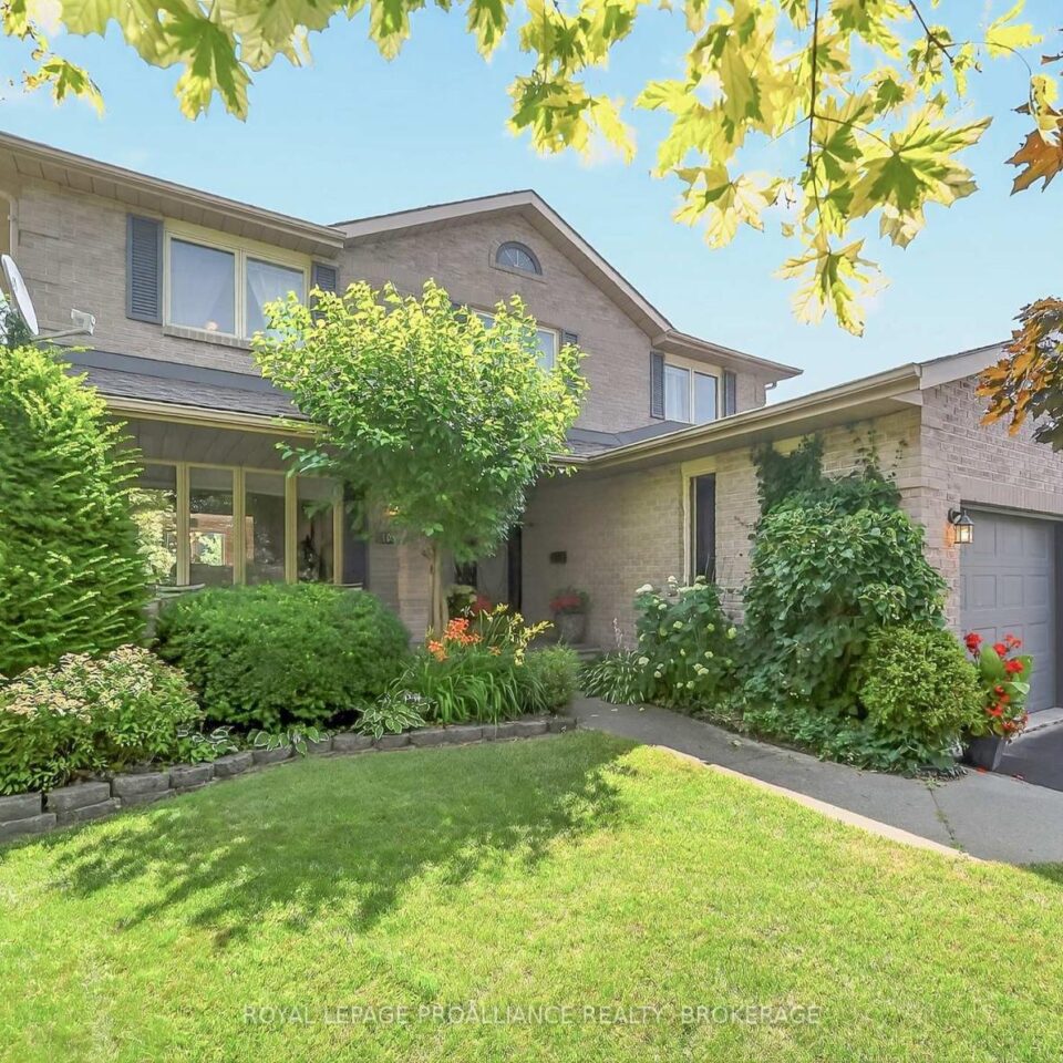 1098 Caitlin Crescent, Kingston