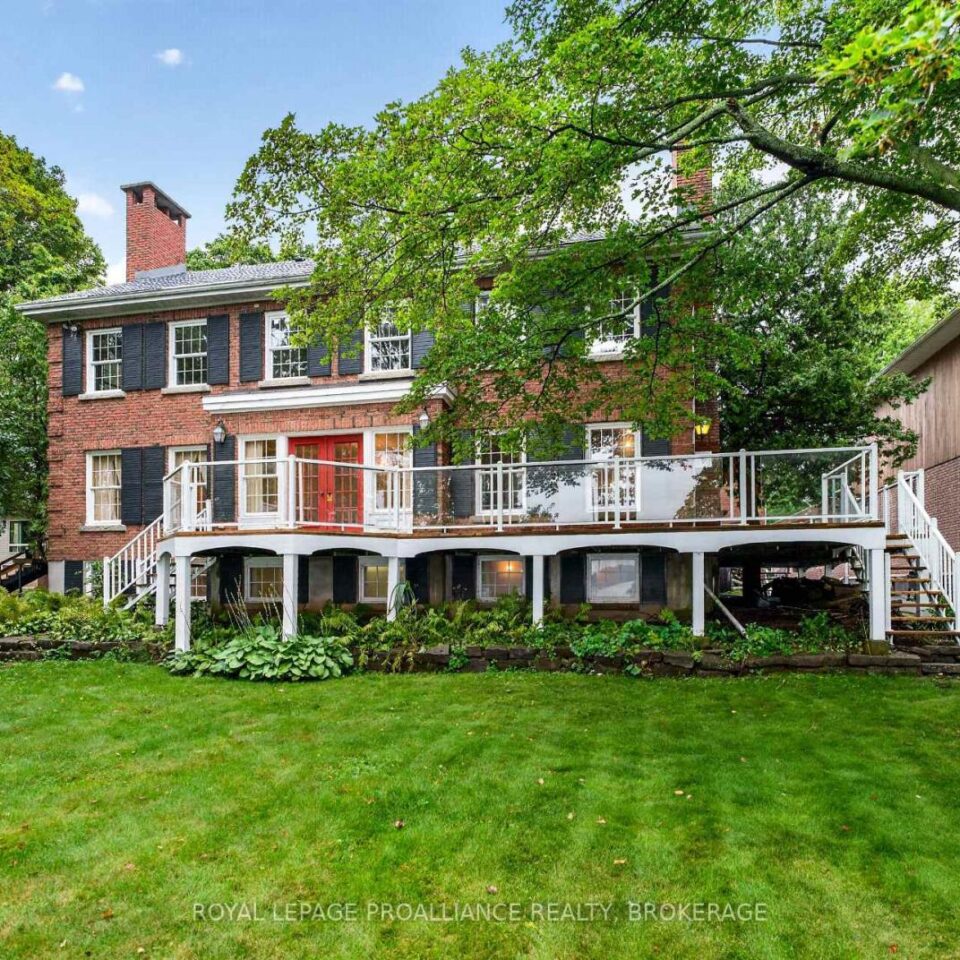 110 Lakeshore Boulevard, Kingston