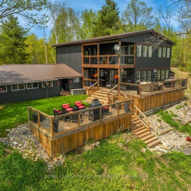 1130 Hummingbird Lane, Central Frontenac