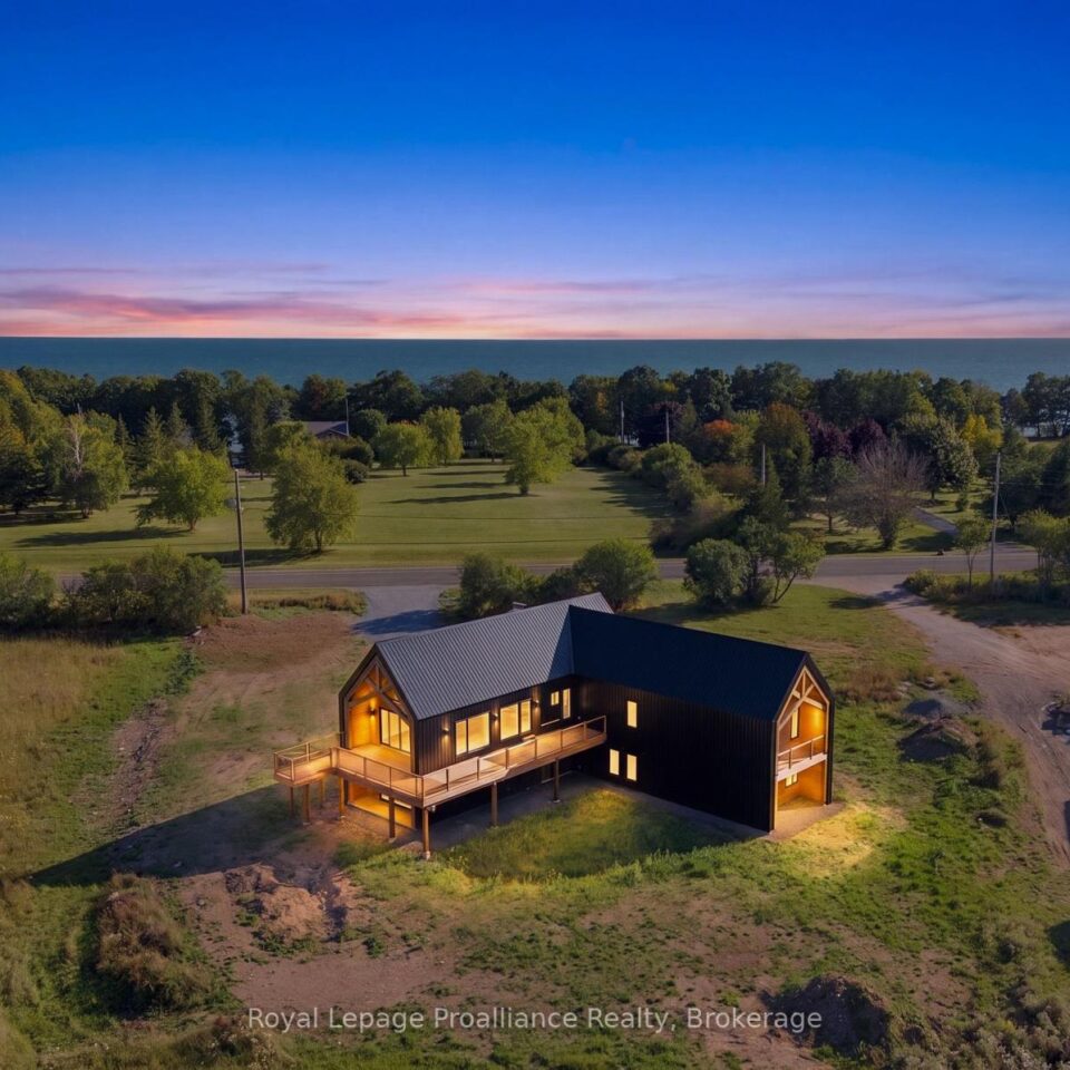 1150 County Road 20, Prince Edward County