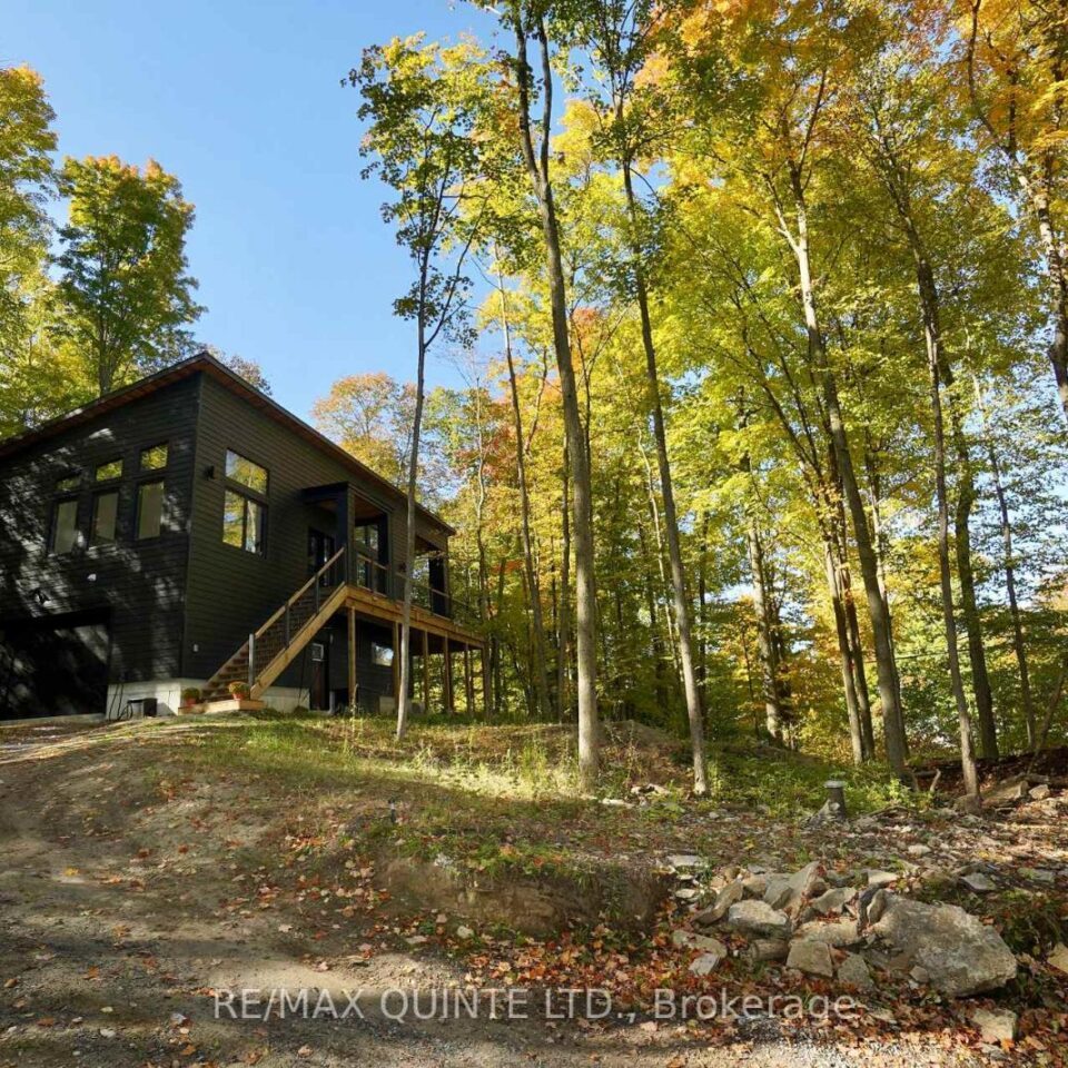 11509 Loyalist Parkway, Prince Edward County