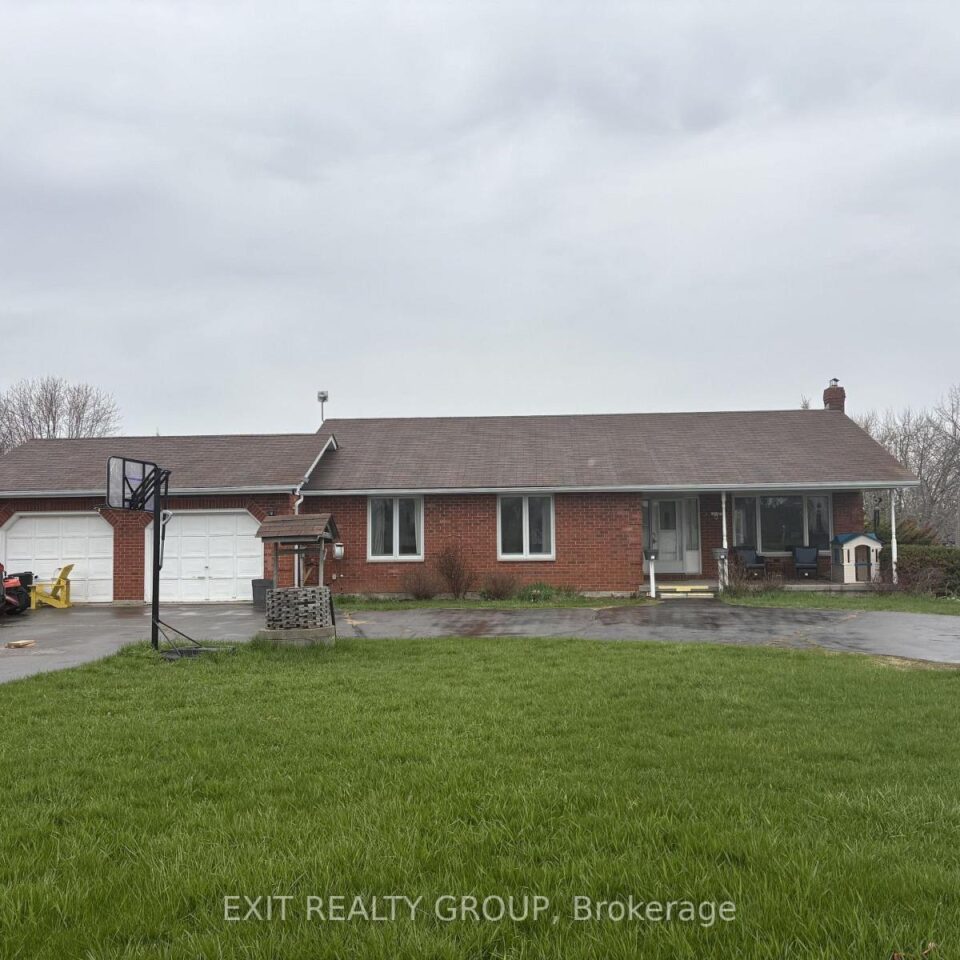 1162 County Rd 3, Prince Edward County