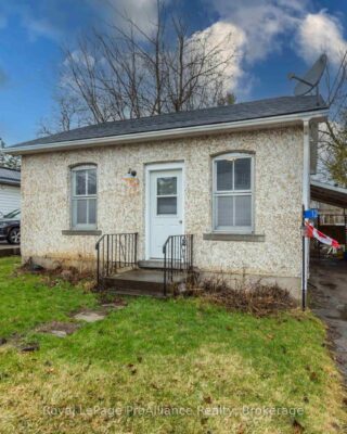 12 Albert Road, Quinte West