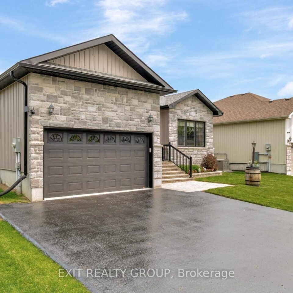 12 Conger Drive, Prince Edward County