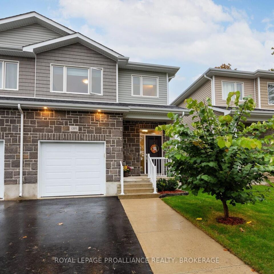 1205 Max Crescent, Kingston