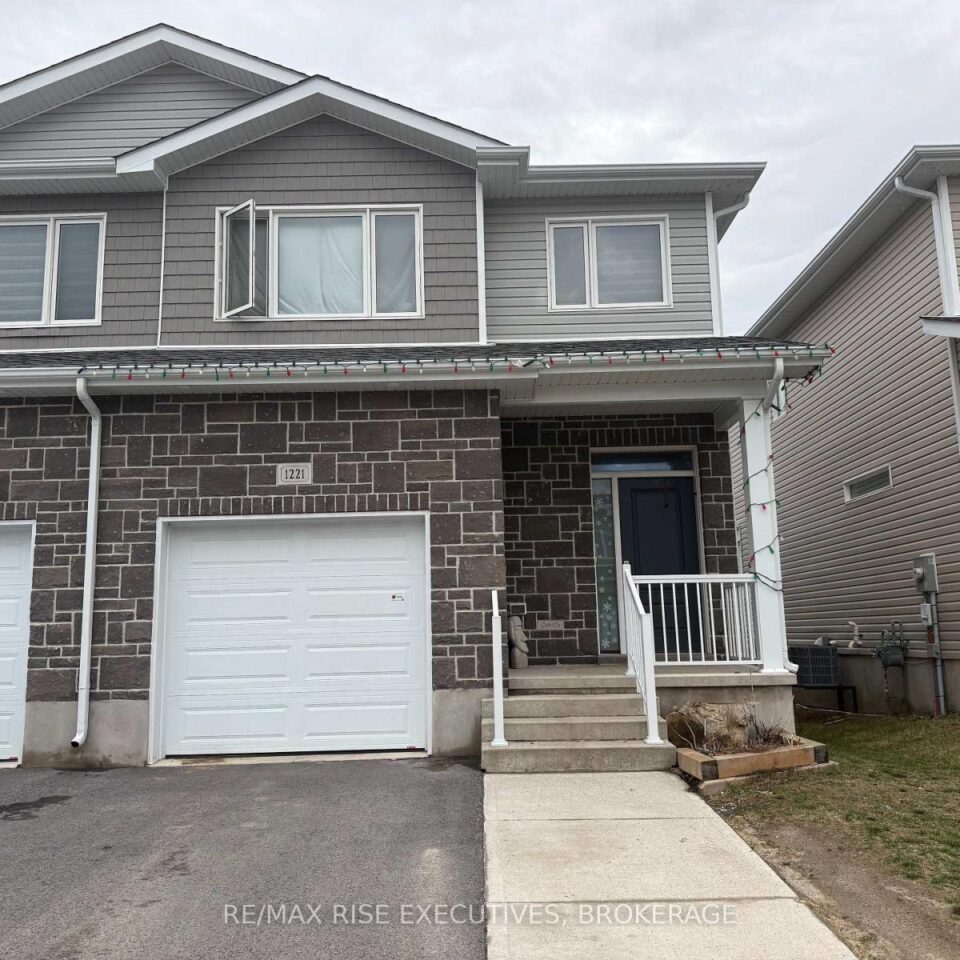 1221 Max Crescent, Kingston