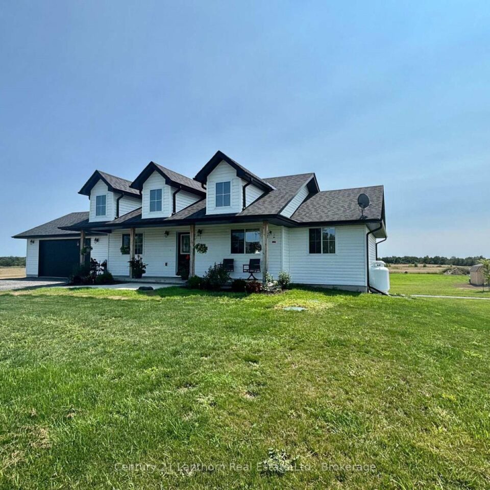 1232 County Road 7, Prince Edward County