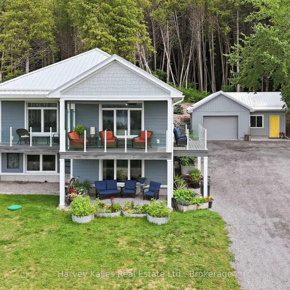 12399 Loyalist Parkway, Prince Edward County
