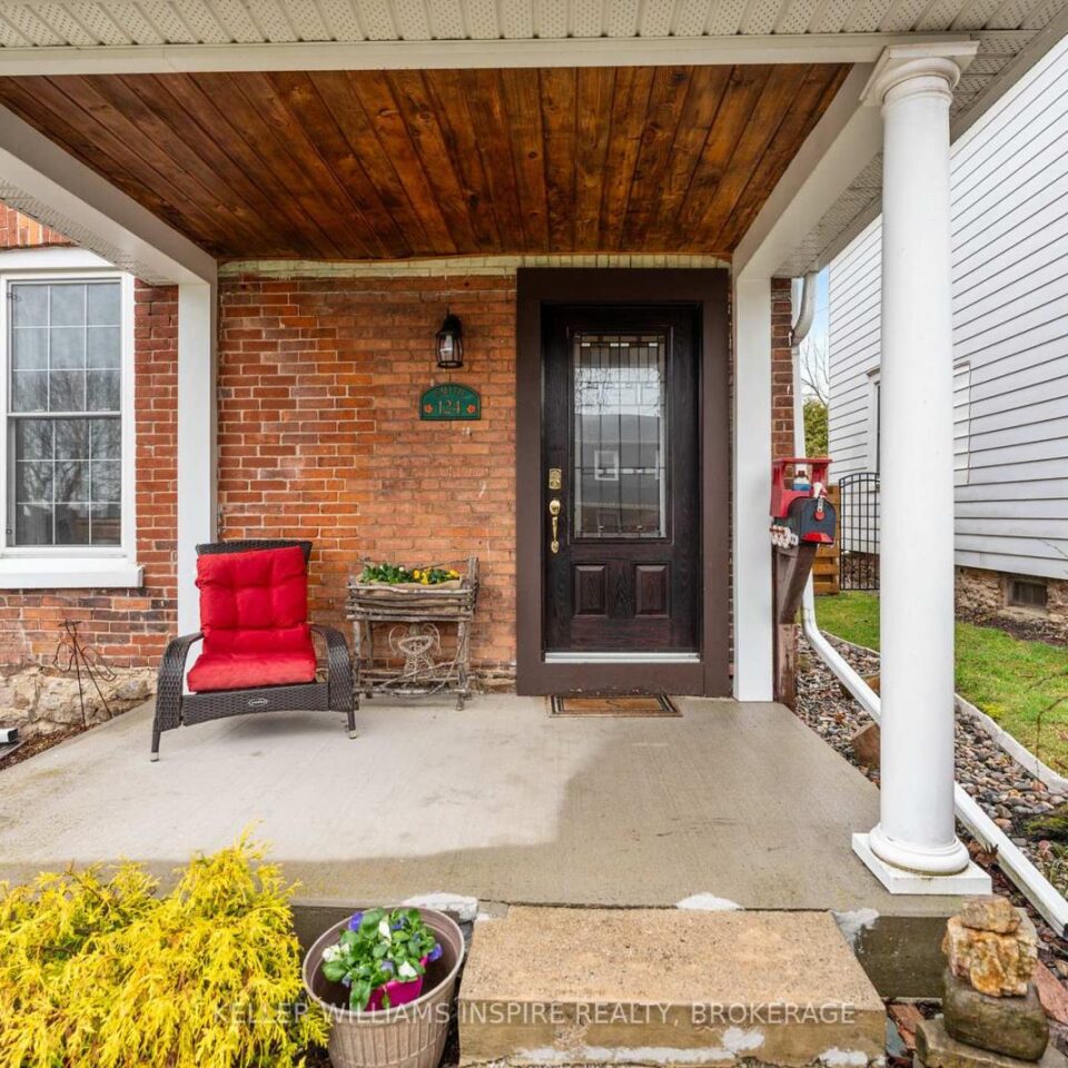 124 John Street, Gananoque