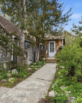1242 County Road 12, Prince Edward County
