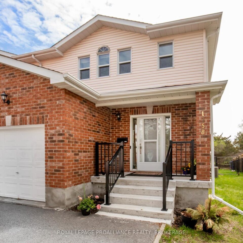 1258 Brackenwood Crescent, Kingston