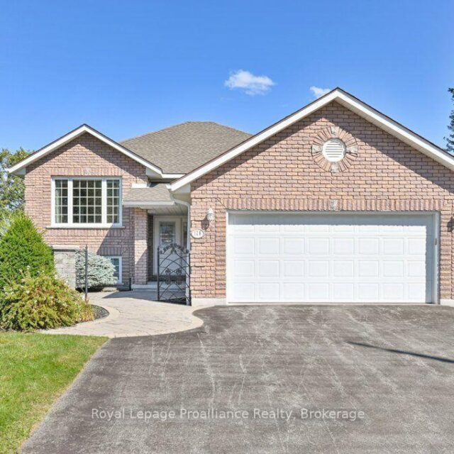128 Maple Drive, Belleville