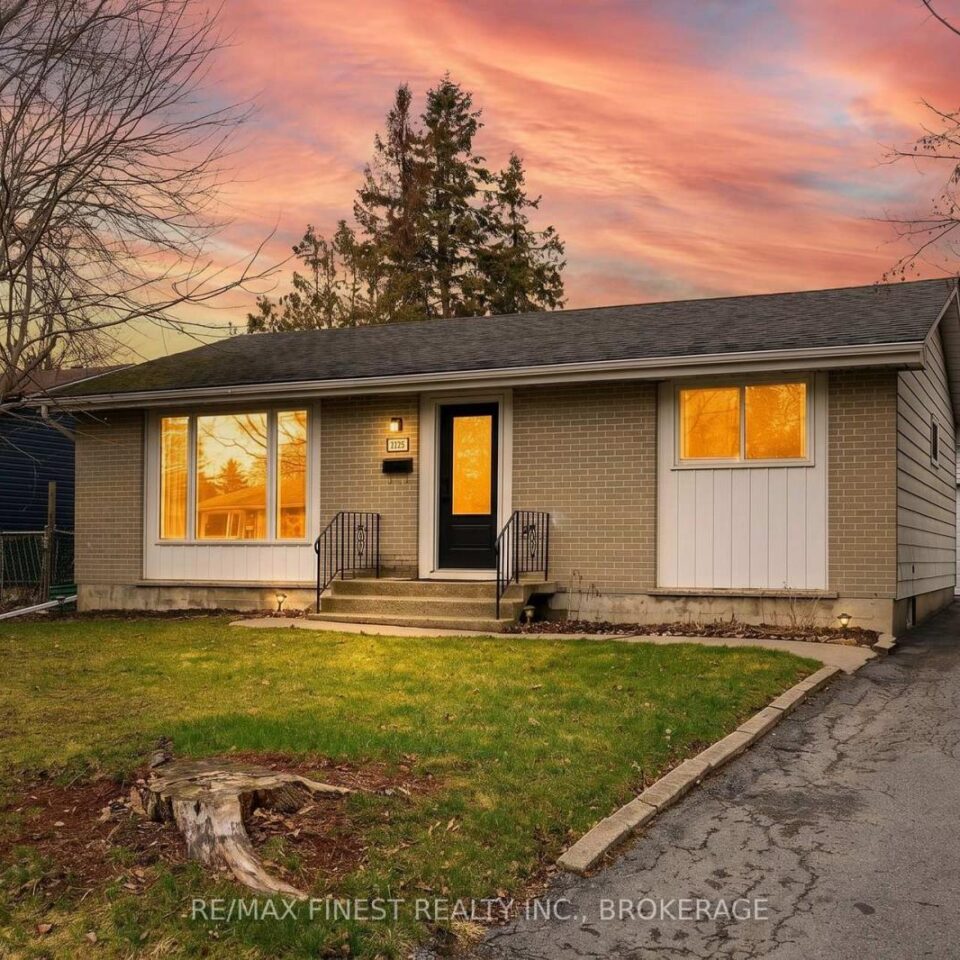 1284 Waverley Crescent, Kingston