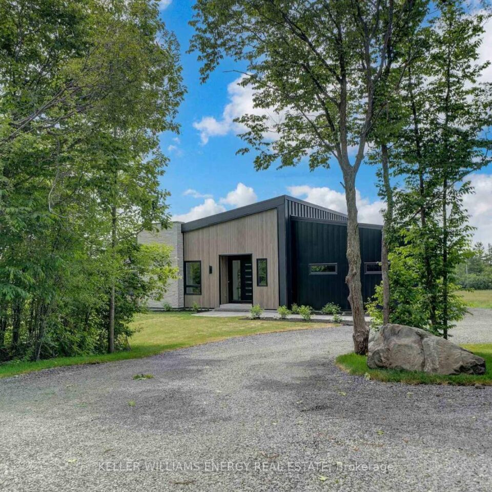 13 Partridge Hollow Road, Prince Edward County