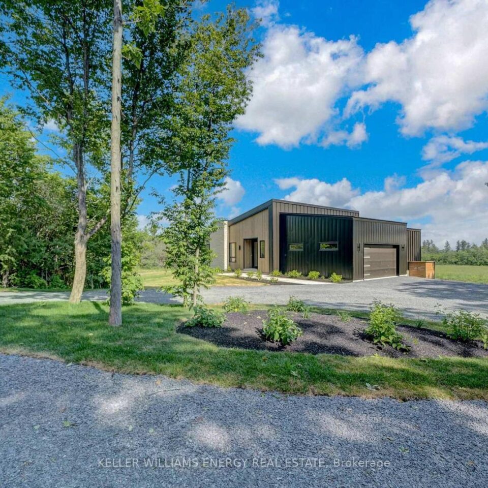 13 Partridge Hollow Road, Prince Edward County
