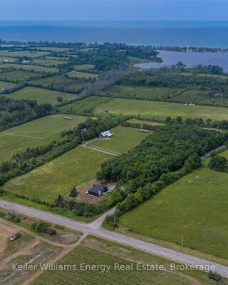 13 Partridge Hollow Road, Prince Edward County