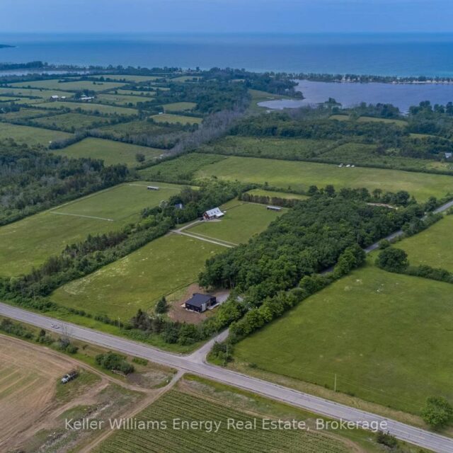 13 Partridge Hollow Road, Prince Edward County