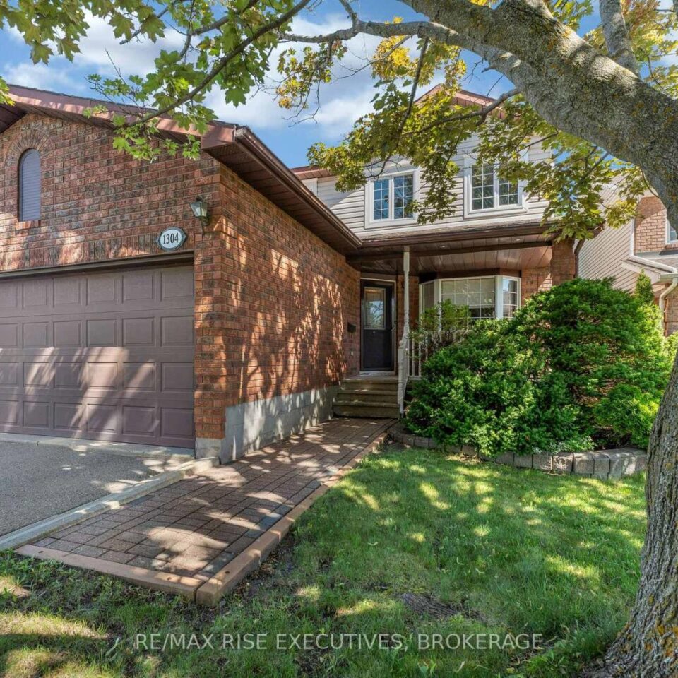 1304 Fisher Crescent, Kingston