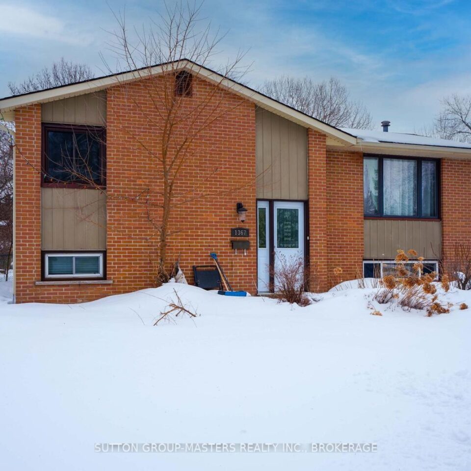 1367 Waverley Crescent, Kingston
