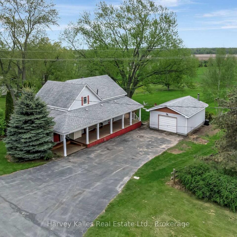 13965 Loyalist Parkway, Prince Edward County