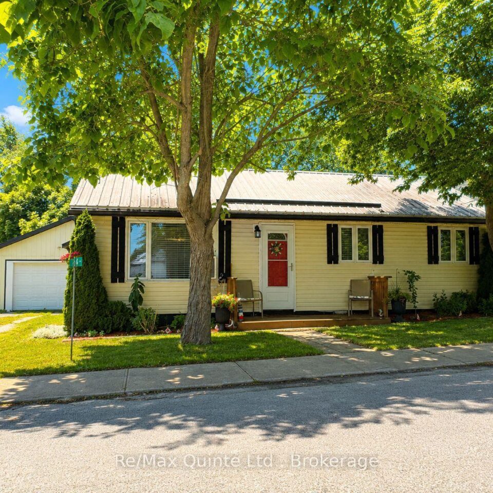 14 Bay Avenue, Prince Edward County