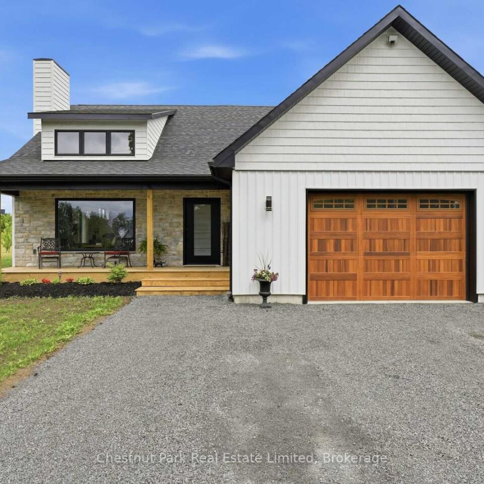 14 Captains Drive, Prince Edward County