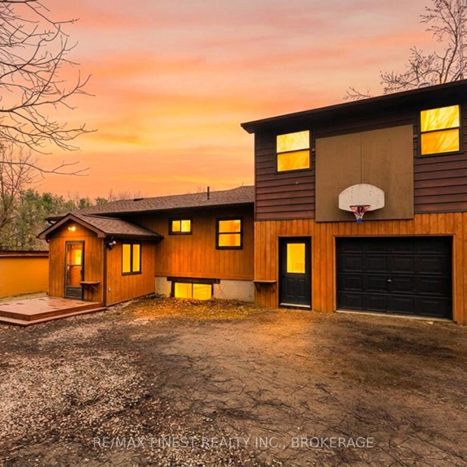 143 Taylor Road W, Front Of Leeds & Seeleys Bay