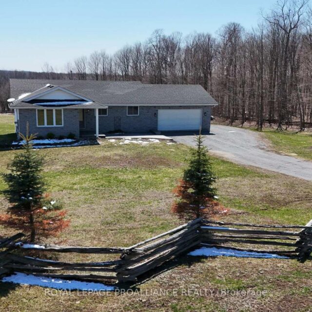 1439 County Road 19, Prince Edward County