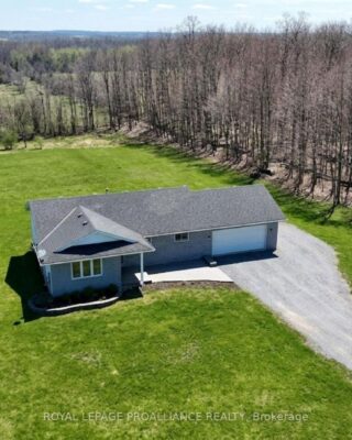 1439 County Road 19, Prince Edward County